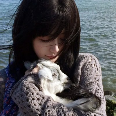 湖畔的女人们